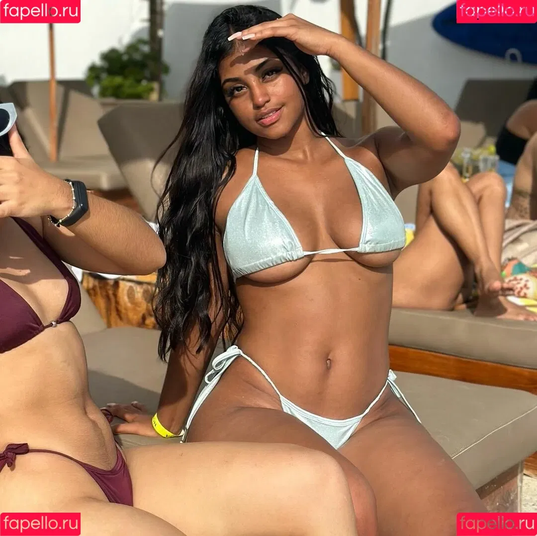 leahhalton_ Onlyfans Photo Gallery 