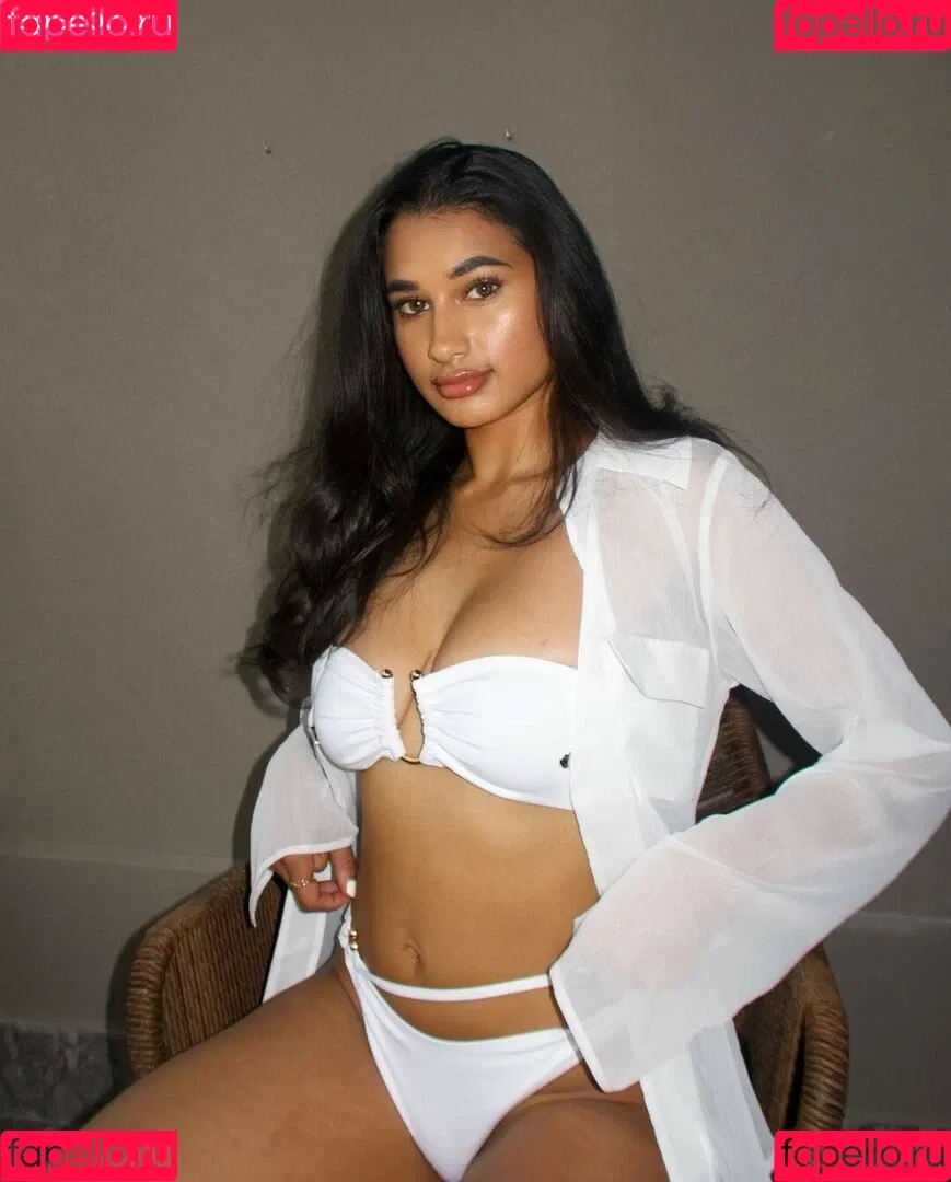leahhalton_ Onlyfans Photo Gallery 