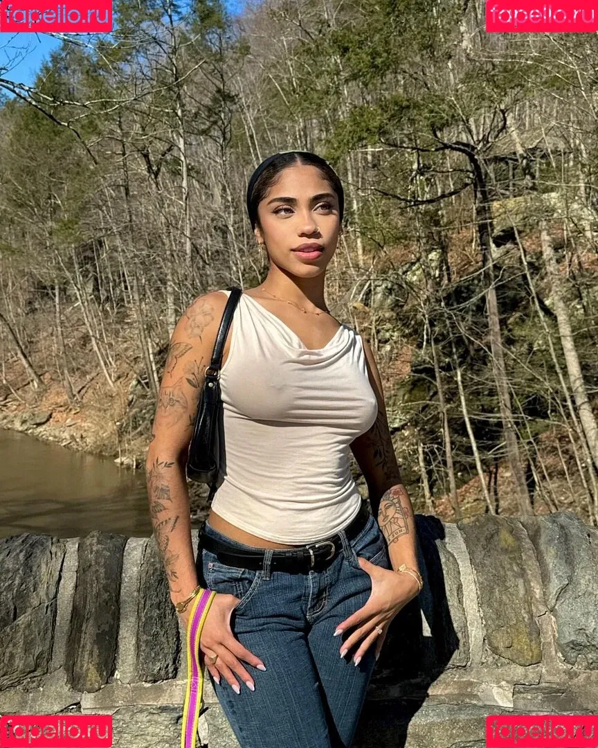 leahhalton_ Onlyfans Photo Gallery 
