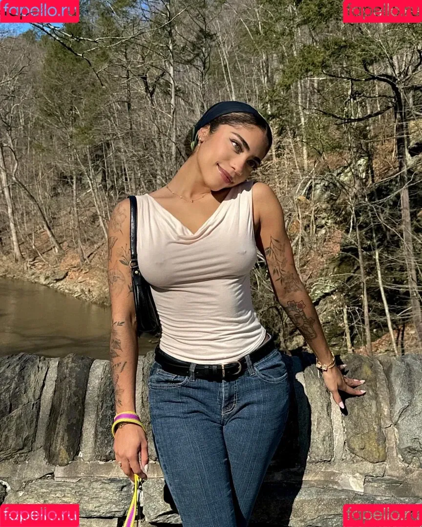 leahhalton_ Onlyfans Photo Gallery 