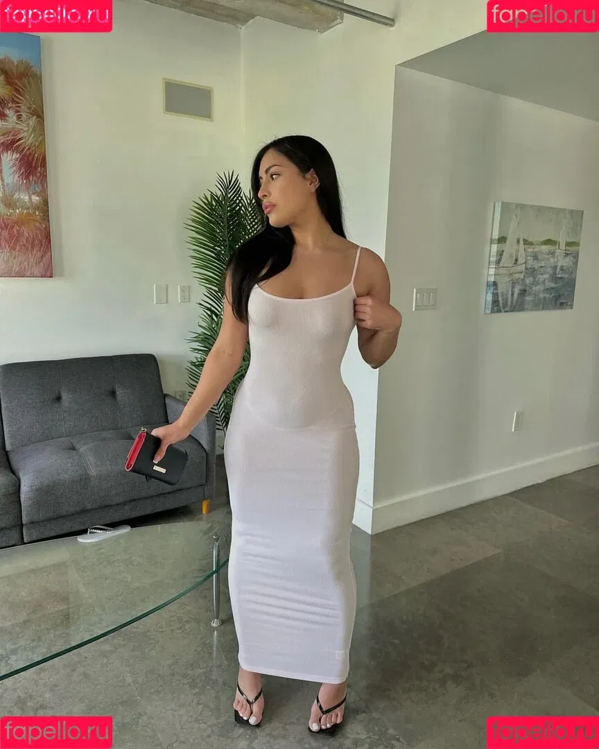 leahhalton_ Onlyfans Photo Gallery 