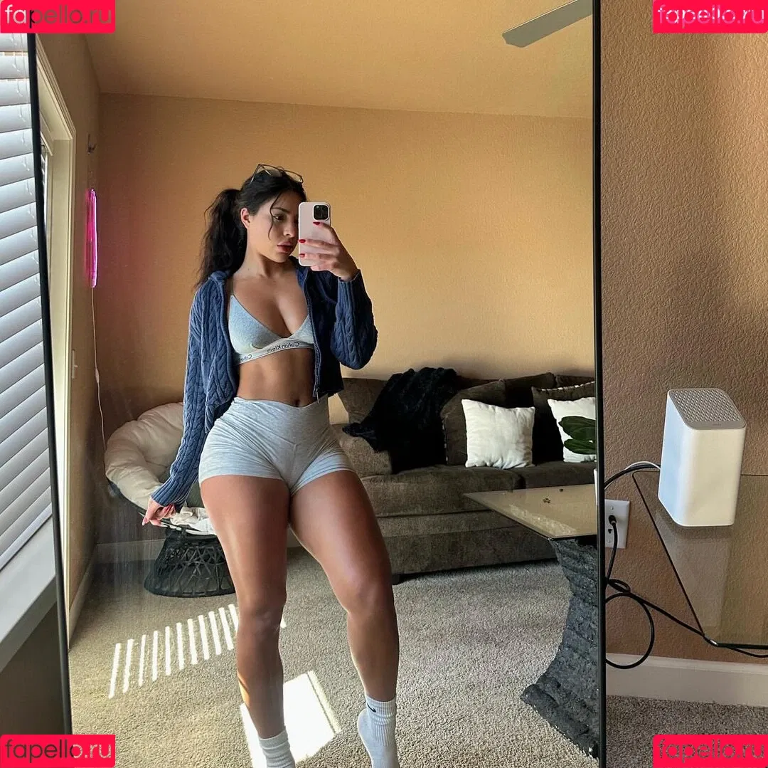 leahhalton_ Onlyfans Photo Gallery 
