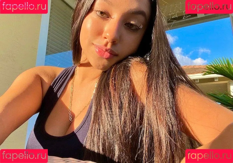leahhalton_ Onlyfans Photo Gallery 