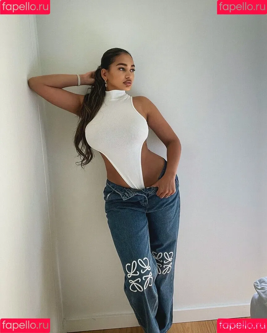 leahhalton_ Onlyfans Photo Gallery 