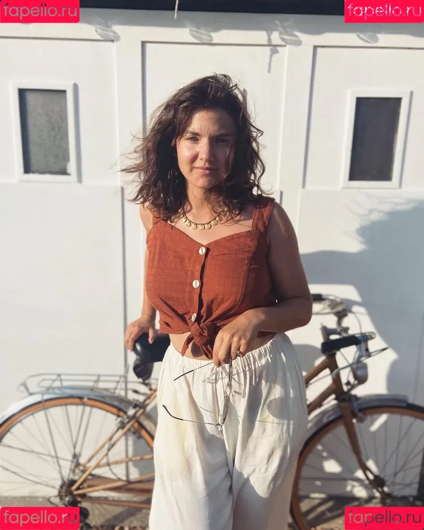 Eleonore Costes Onlyfans Photo Gallery 