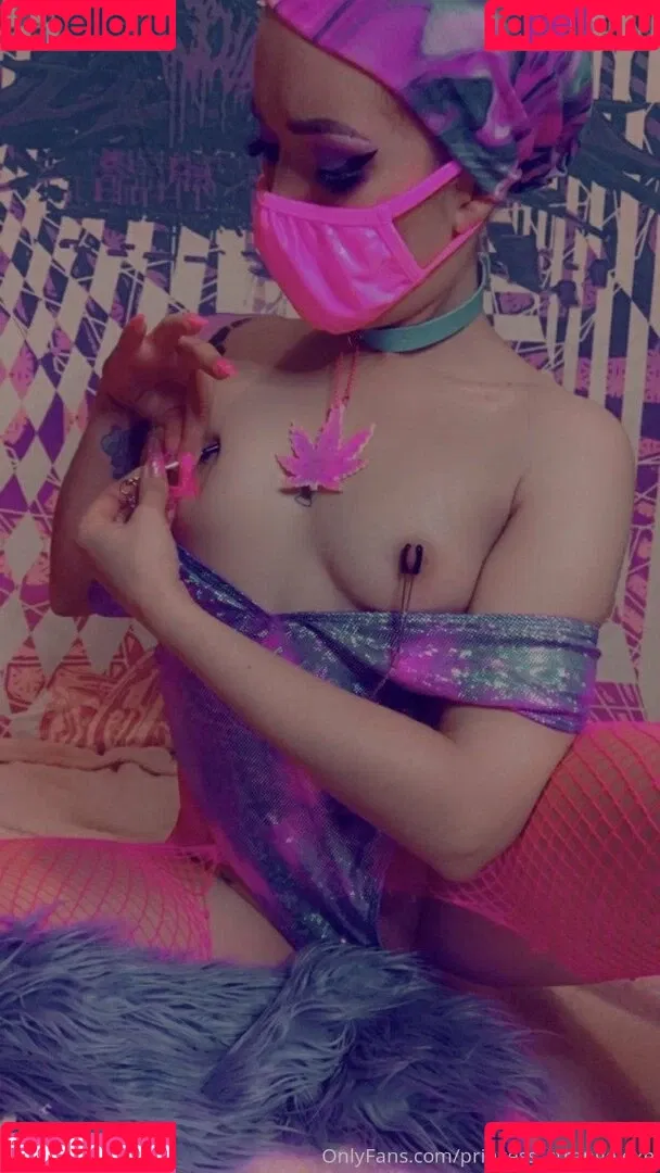 princess_strange.exe Onlyfans Photo Gallery 