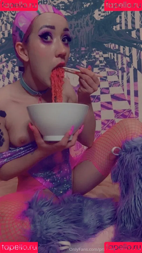 princess_strange.exe Onlyfans Photo Gallery 