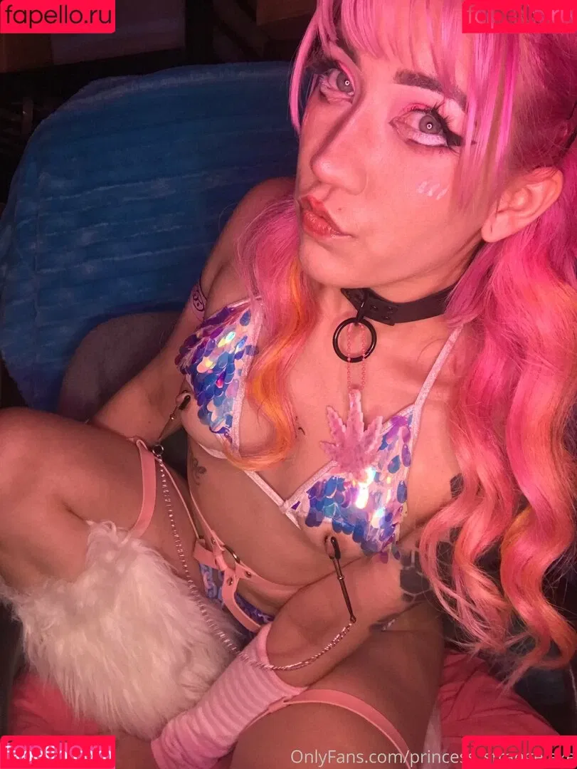 princess_strange.exe Onlyfans Photo Gallery 