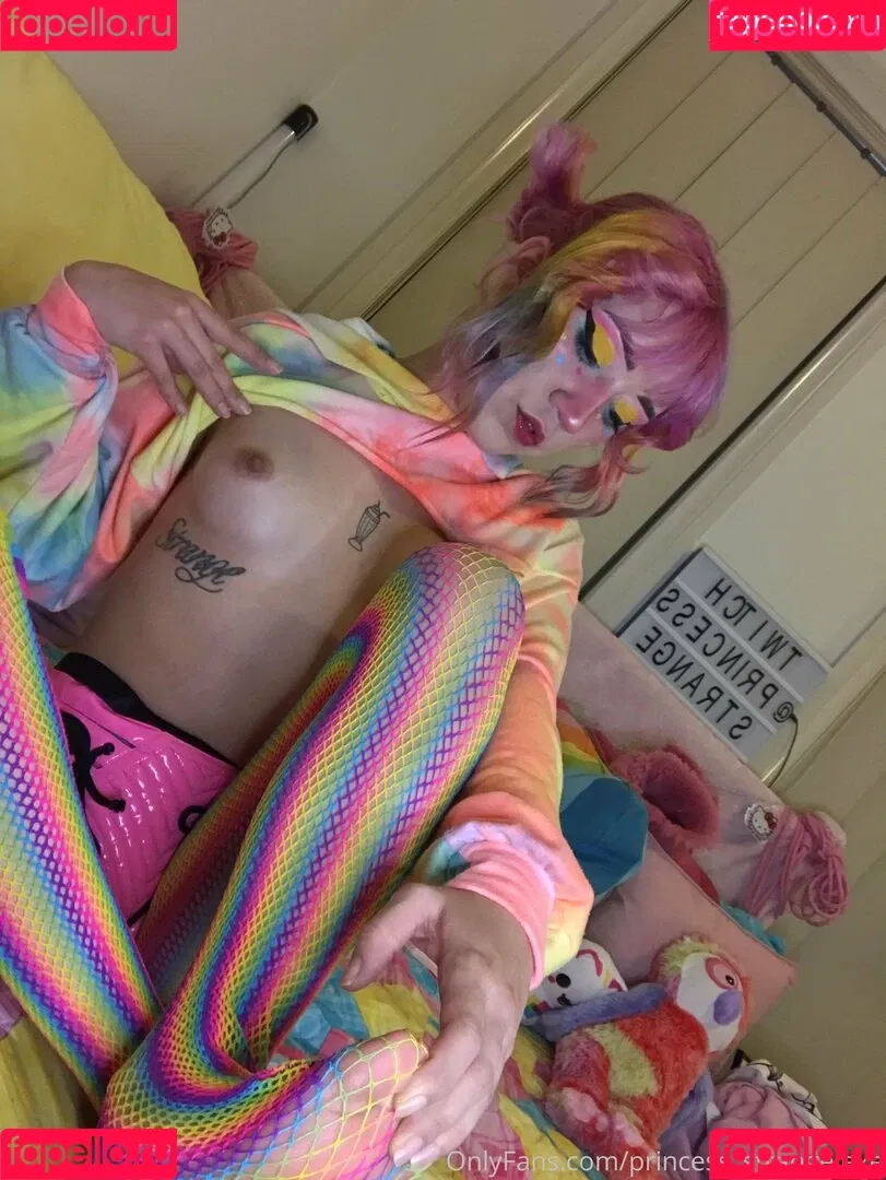 princess_strange.exe Onlyfans Photo Gallery 