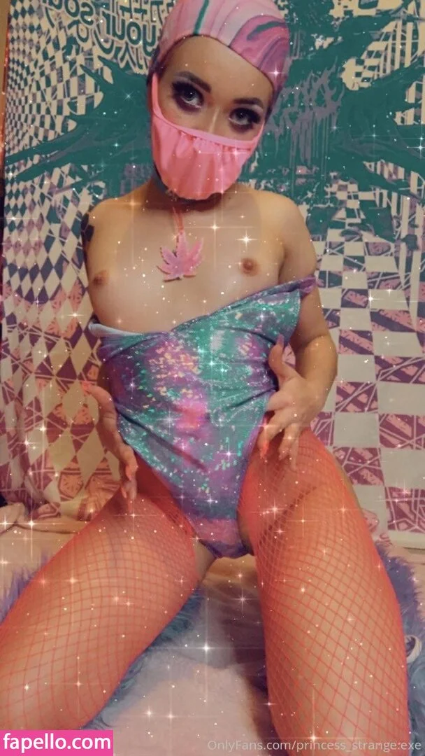 princess_strange.exe Onlyfans Photo Gallery 