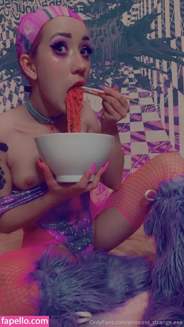 princess_strange.exe Onlyfans Photo Gallery 