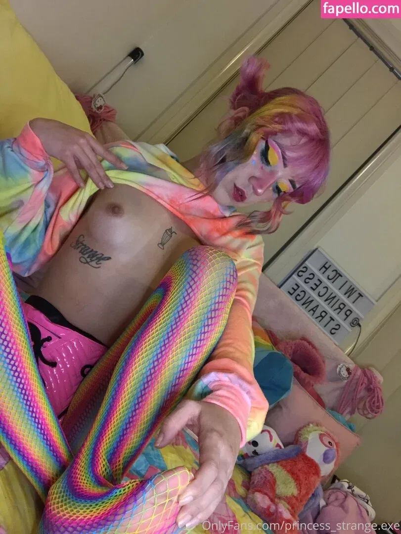 princess_strange.exe Onlyfans Photo Gallery 