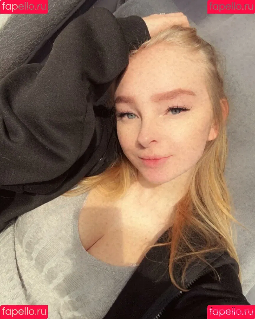 blonde_vivi Onlyfans Photo Gallery 