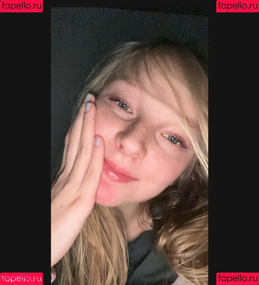 blonde_vivi Onlyfans Photo Gallery 