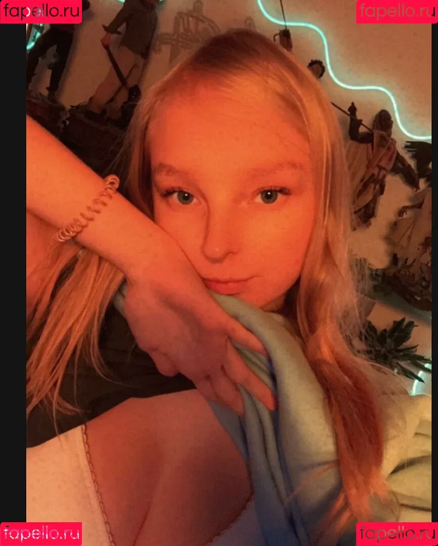 blonde_vivi Onlyfans Photo Gallery 
