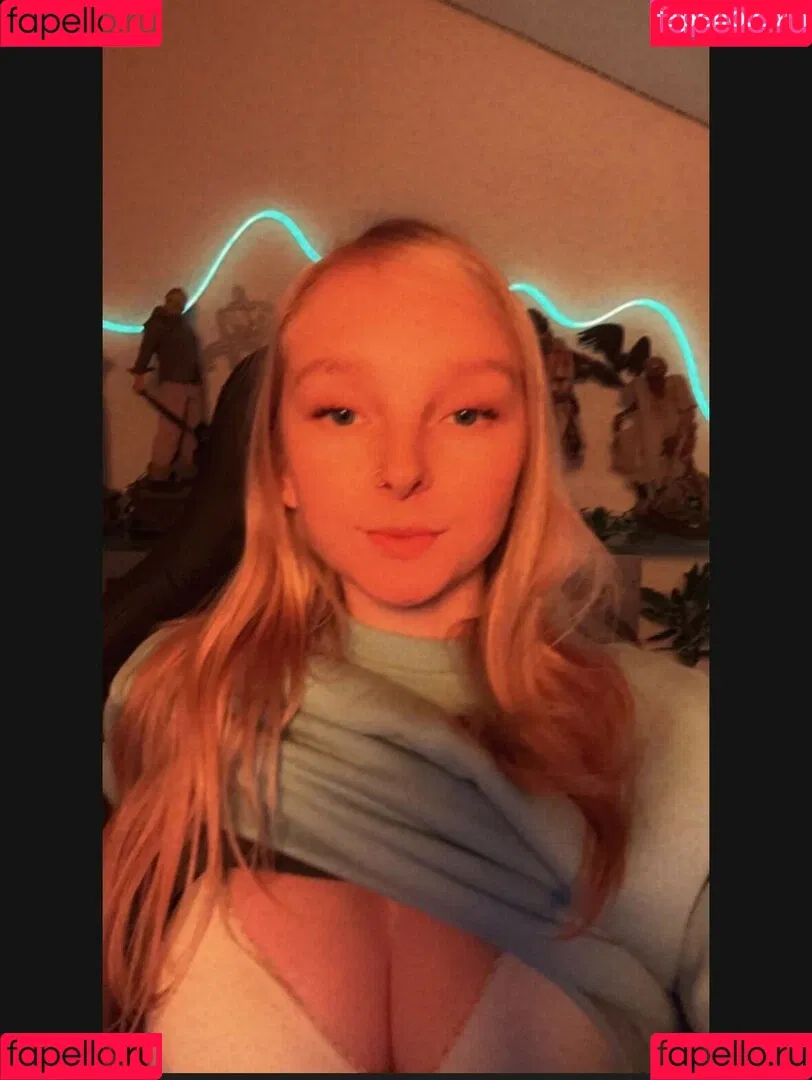 blonde_vivi Onlyfans Photo Gallery 