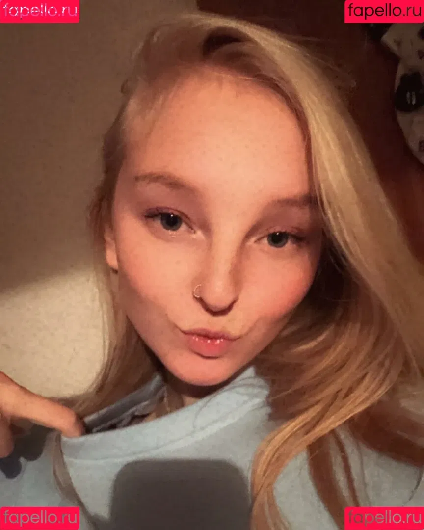 blonde_vivi Onlyfans Photo Gallery 
