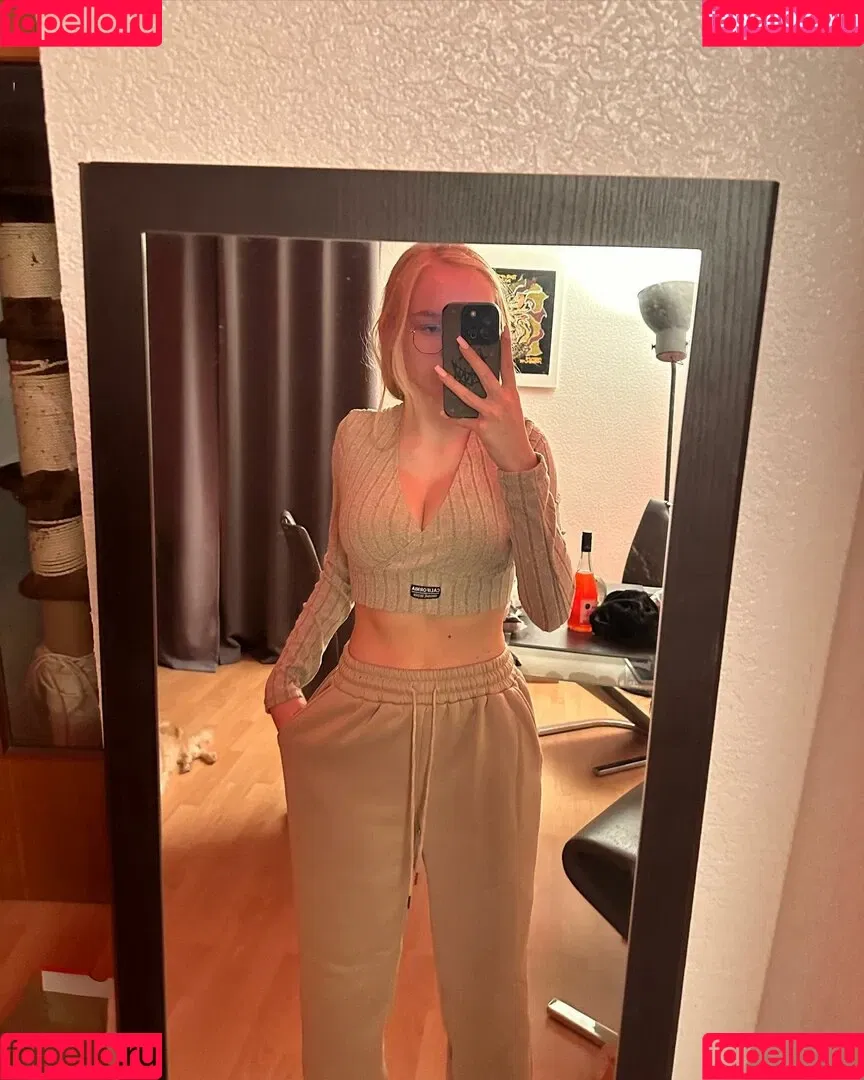 blonde_vivi Onlyfans Photo Gallery 