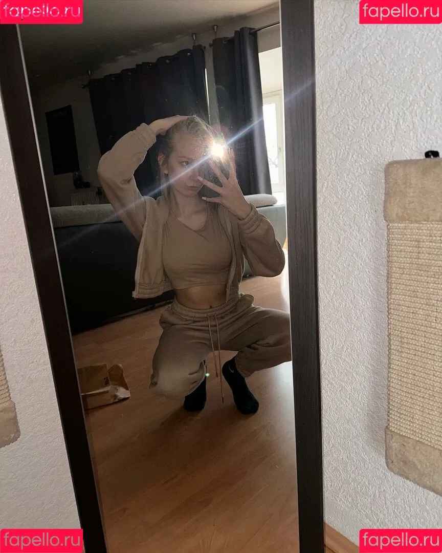 blonde_vivi Onlyfans Photo Gallery 