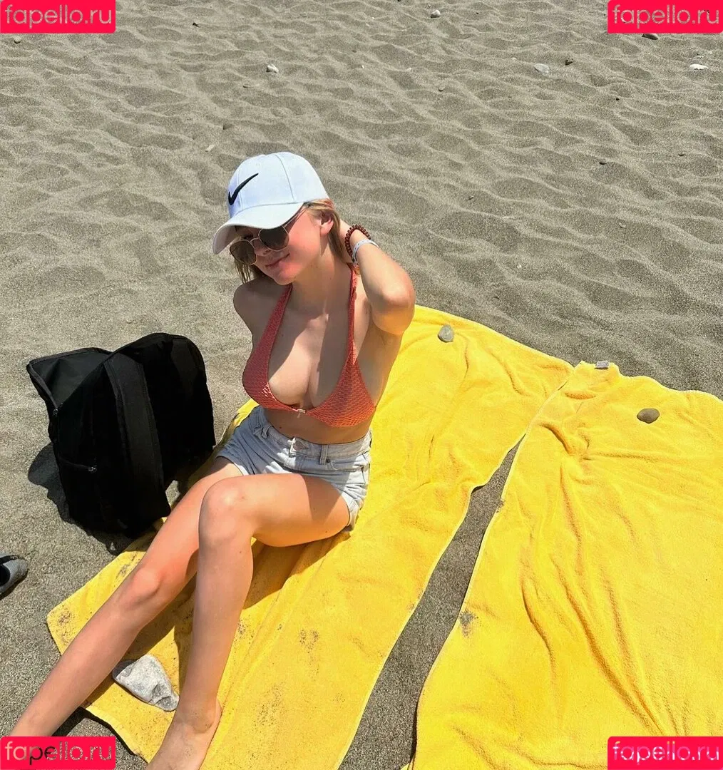 blonde_vivi Onlyfans Photo Gallery 