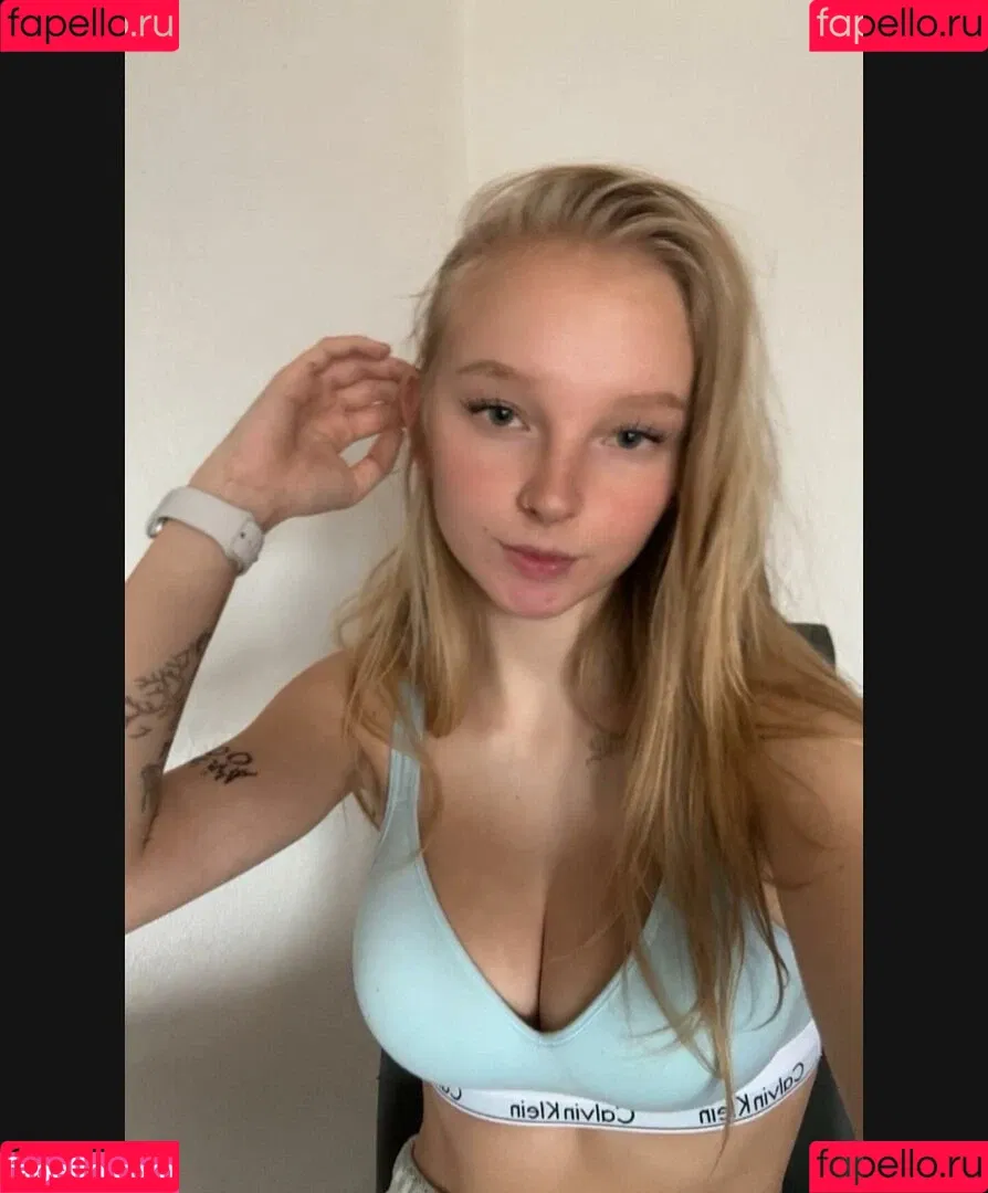 blonde_vivi Onlyfans Photo Gallery 