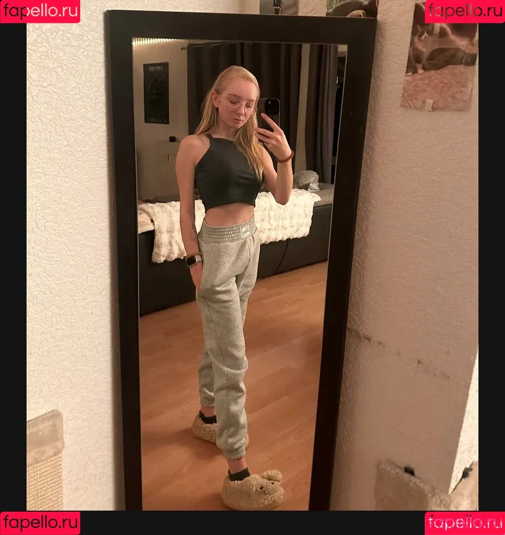blonde_vivi Onlyfans Photo Gallery 