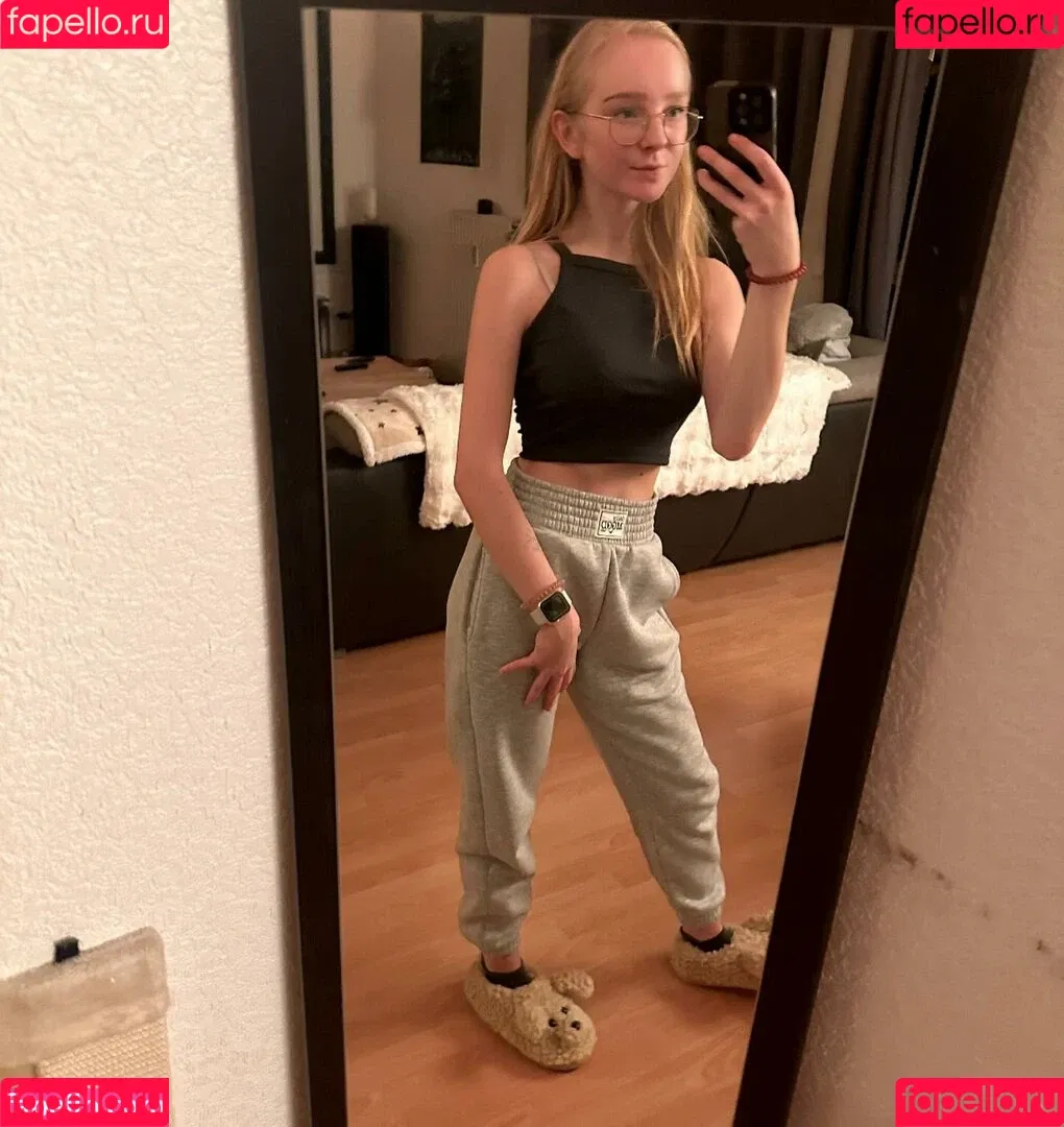 blonde_vivi Onlyfans Photo Gallery 