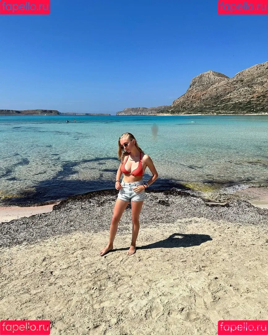 blonde_vivi Onlyfans Photo Gallery 