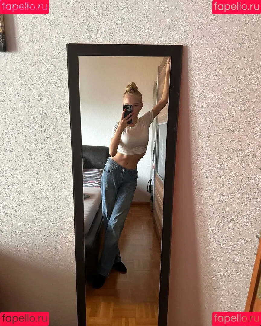 blonde_vivi Onlyfans Photo Gallery 