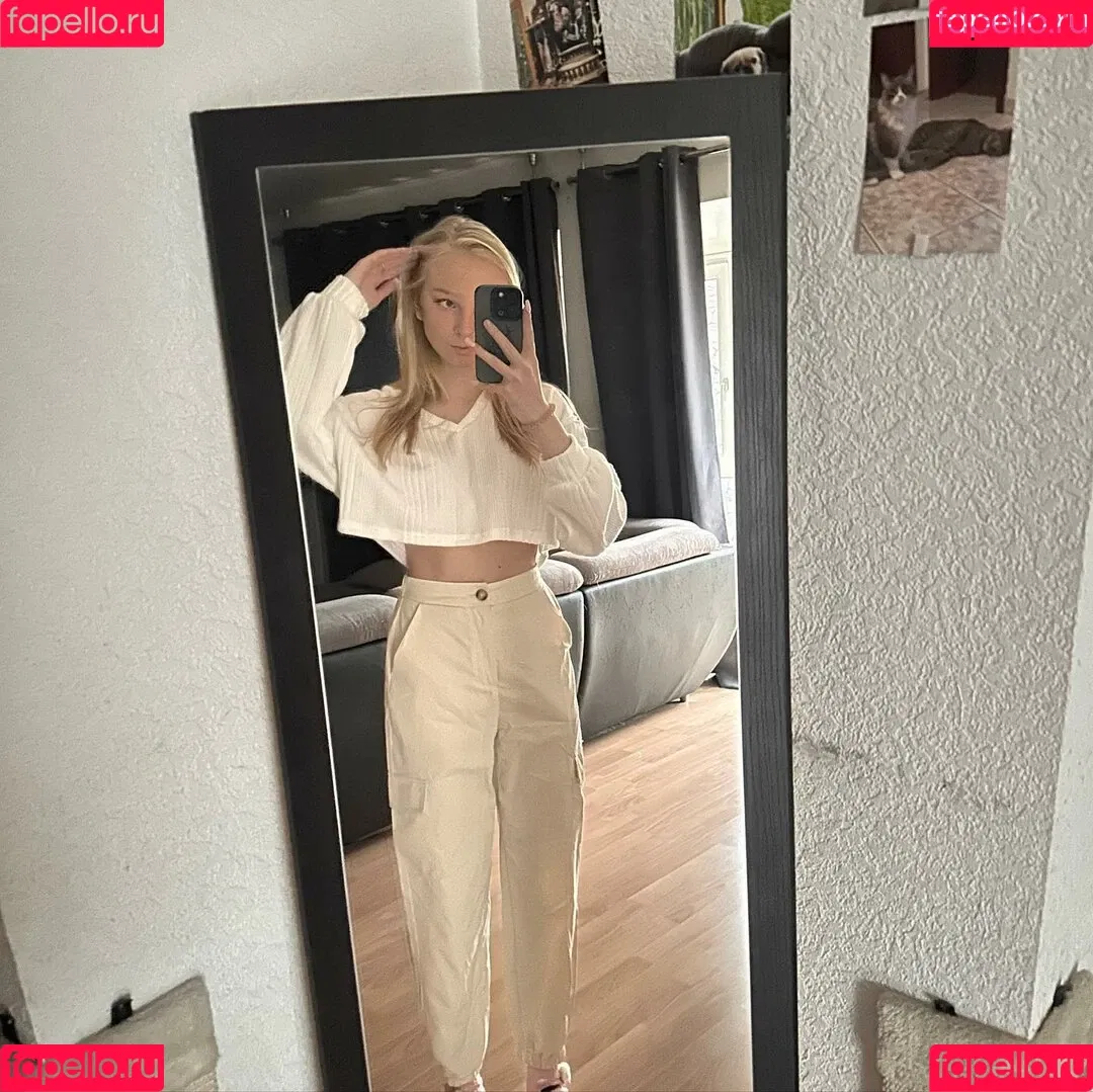 blonde_vivi Onlyfans Photo Gallery 