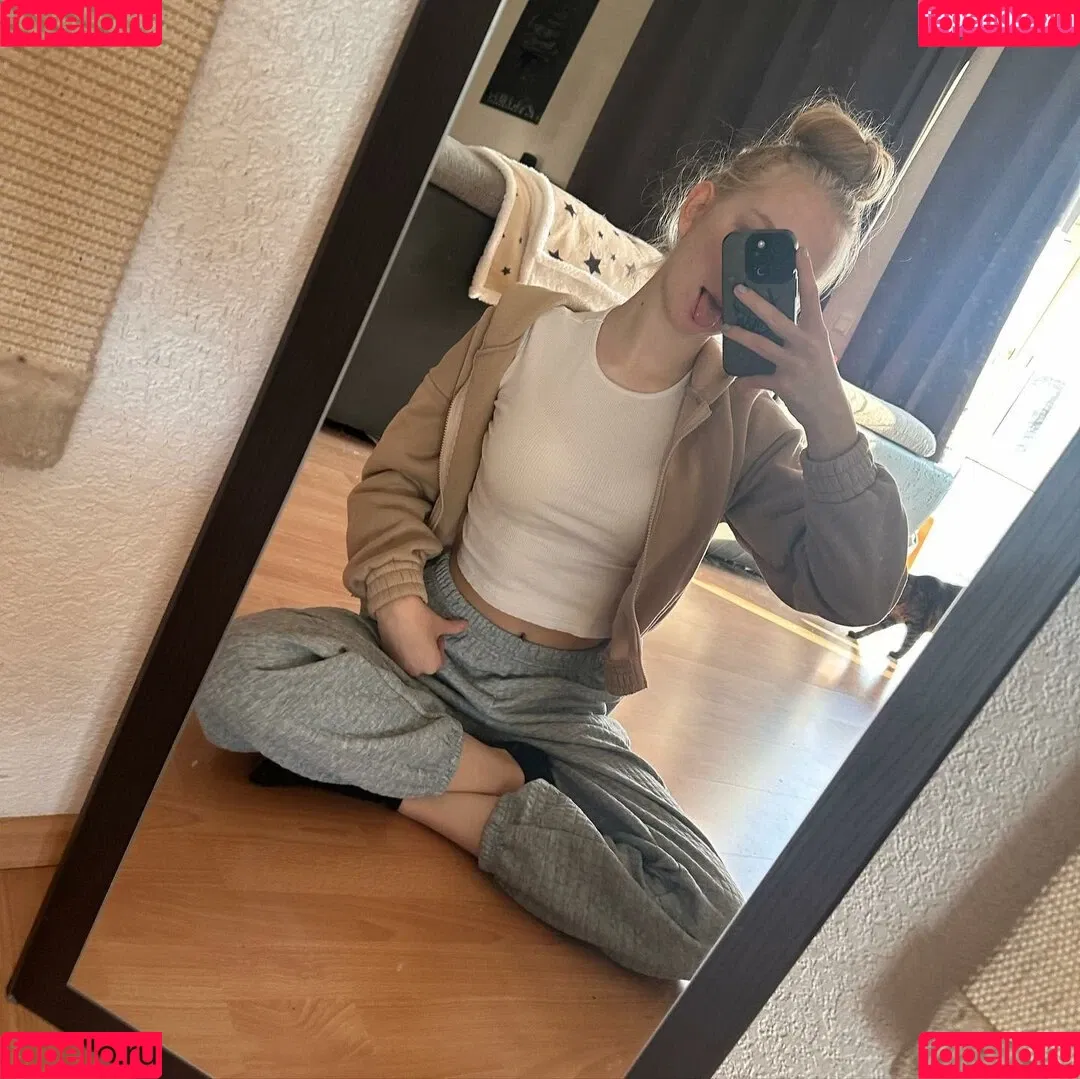 blonde_vivi Onlyfans Photo Gallery 