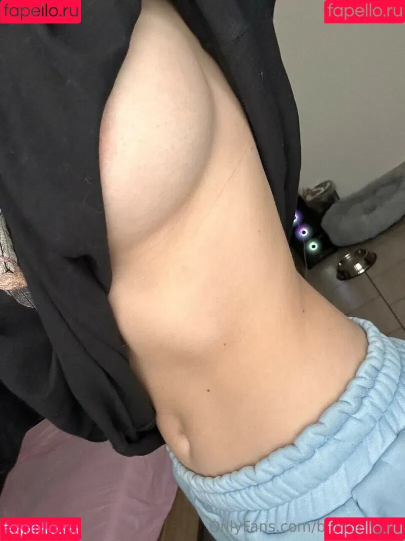 blonde_vivi Onlyfans Photo Gallery 