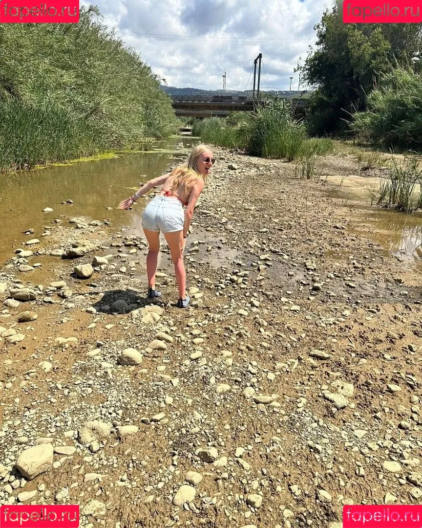 blonde_vivi Onlyfans Photo Gallery 