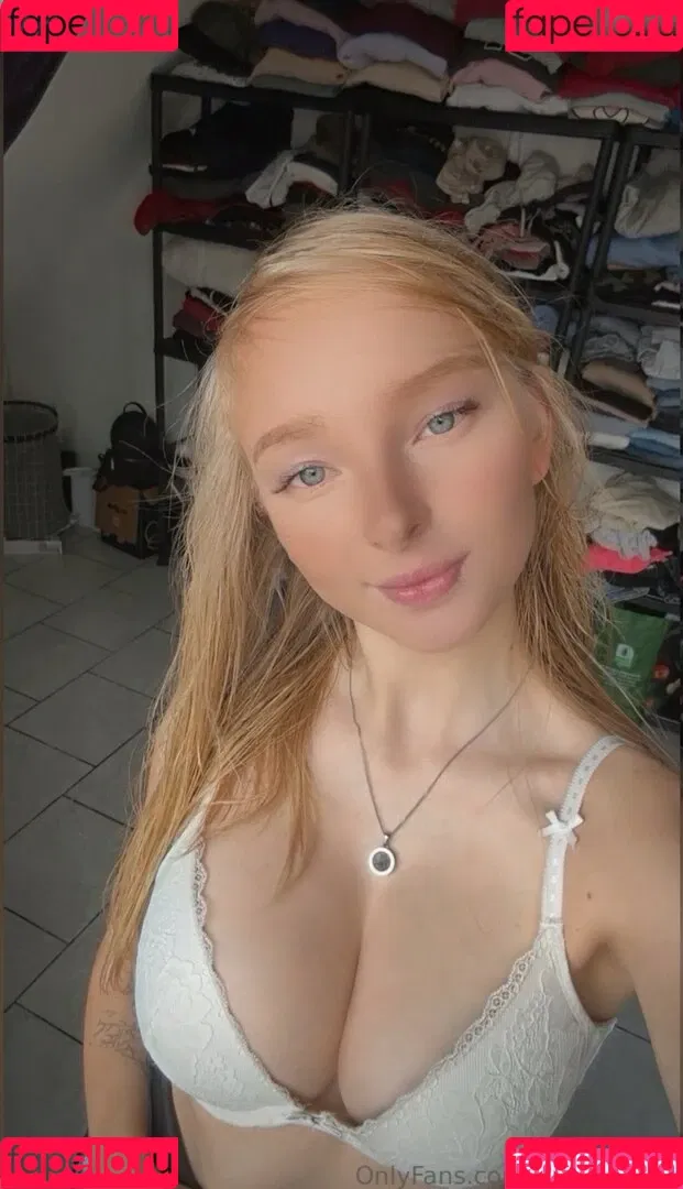 blonde_vivi Onlyfans Photo Gallery 