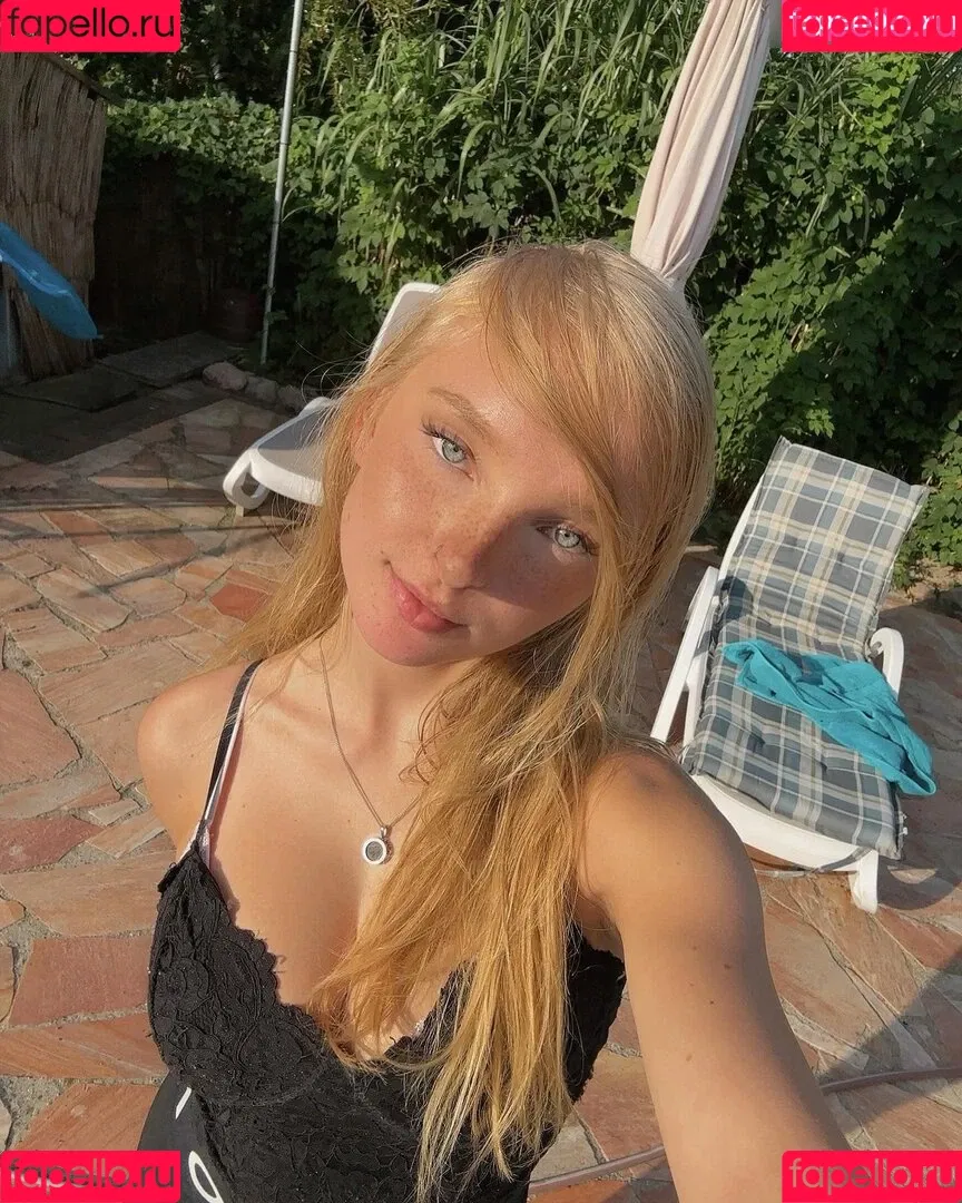 blonde_vivi Onlyfans Photo Gallery 