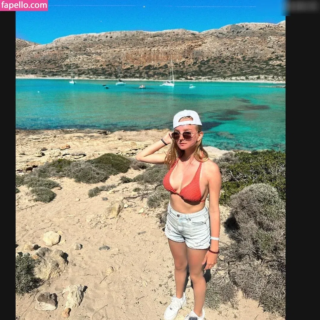 blonde_vivi Onlyfans Photo Gallery 