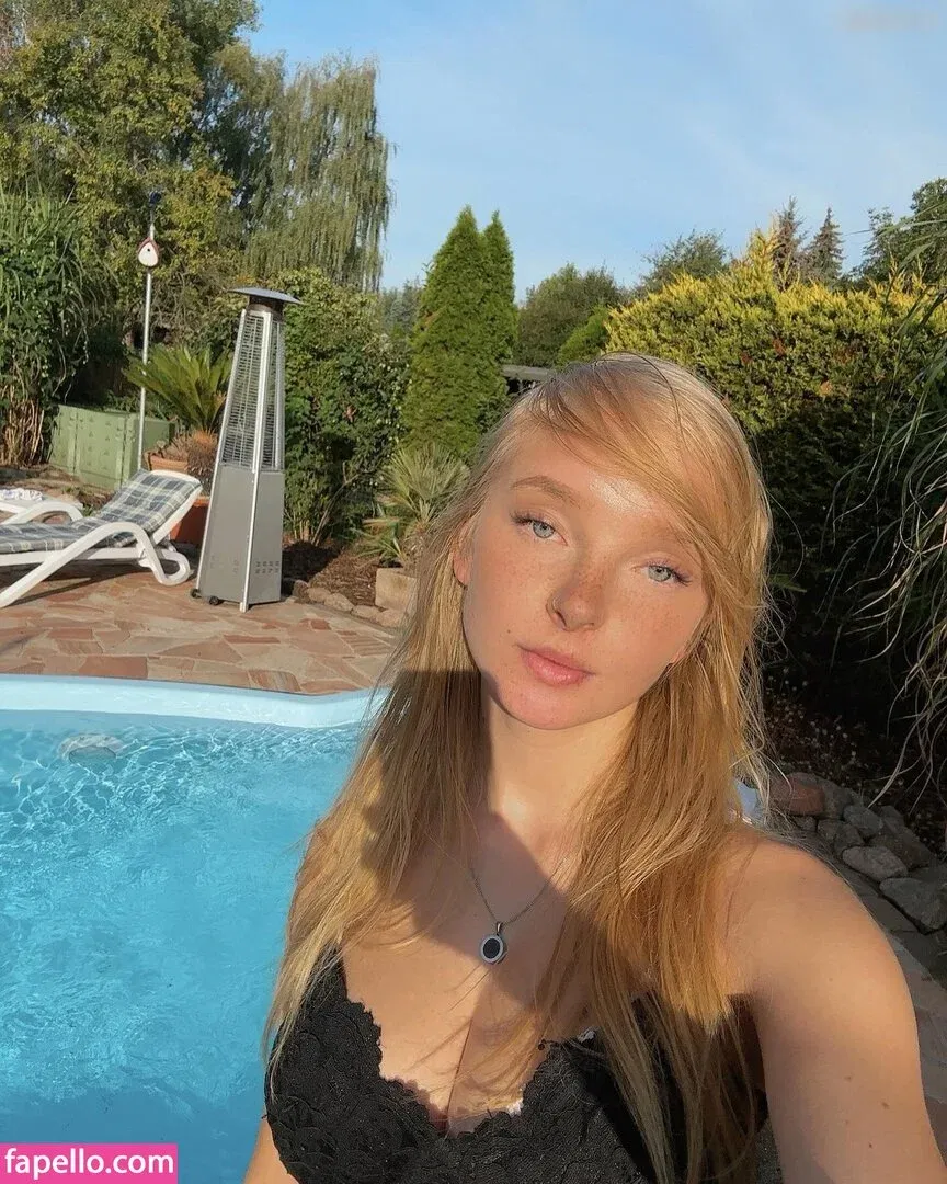 blonde_vivi Onlyfans Photo Gallery 