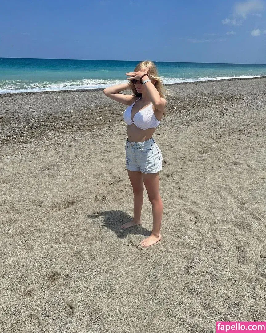 blonde_vivi Onlyfans Photo Gallery 