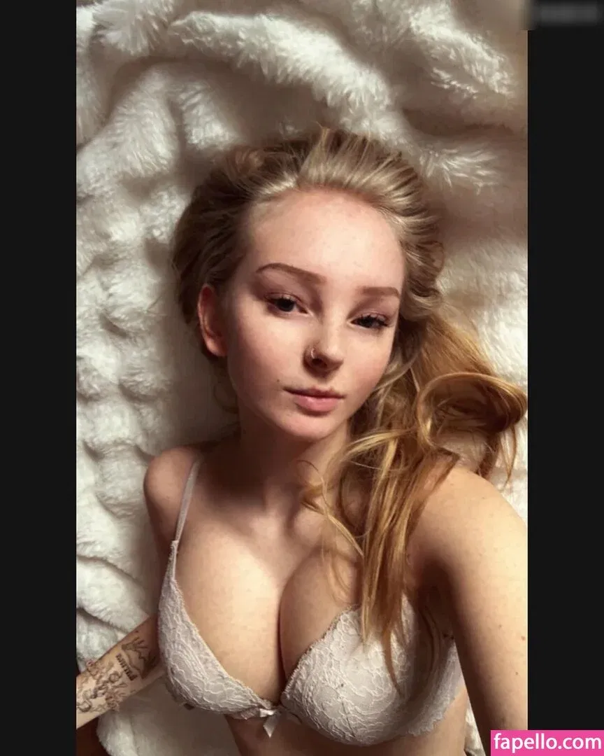 blonde_vivi Onlyfans Photo Gallery 