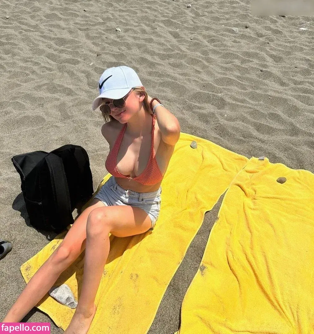 blonde_vivi Onlyfans Photo Gallery 