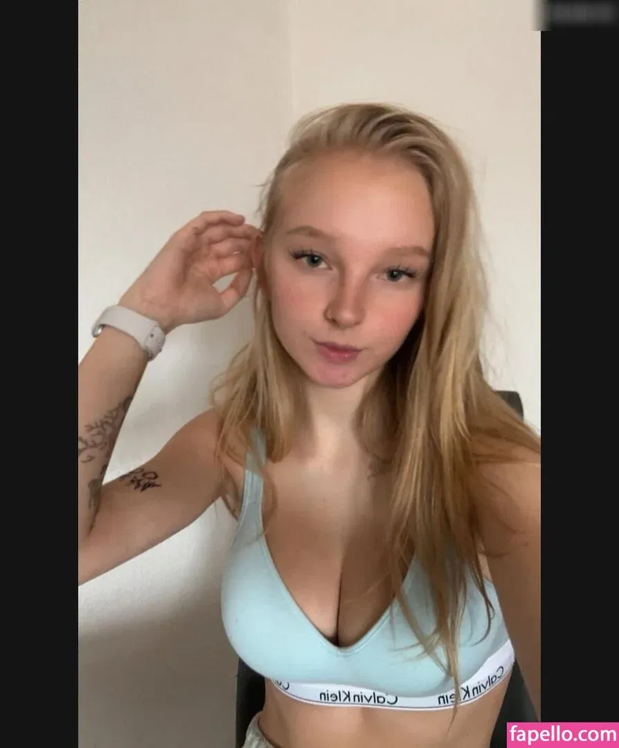 blonde_vivi Onlyfans Photo Gallery 