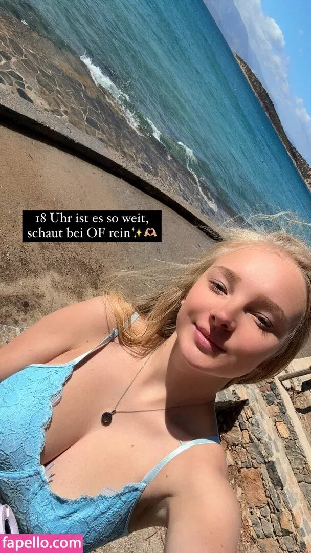 blonde_vivi Onlyfans Photo Gallery 