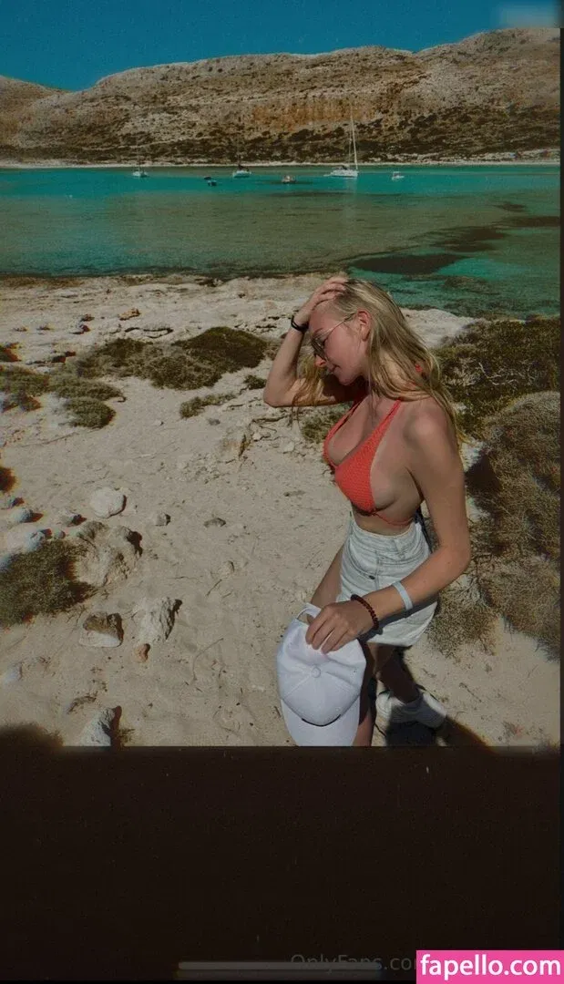 blonde_vivi Onlyfans Photo Gallery 