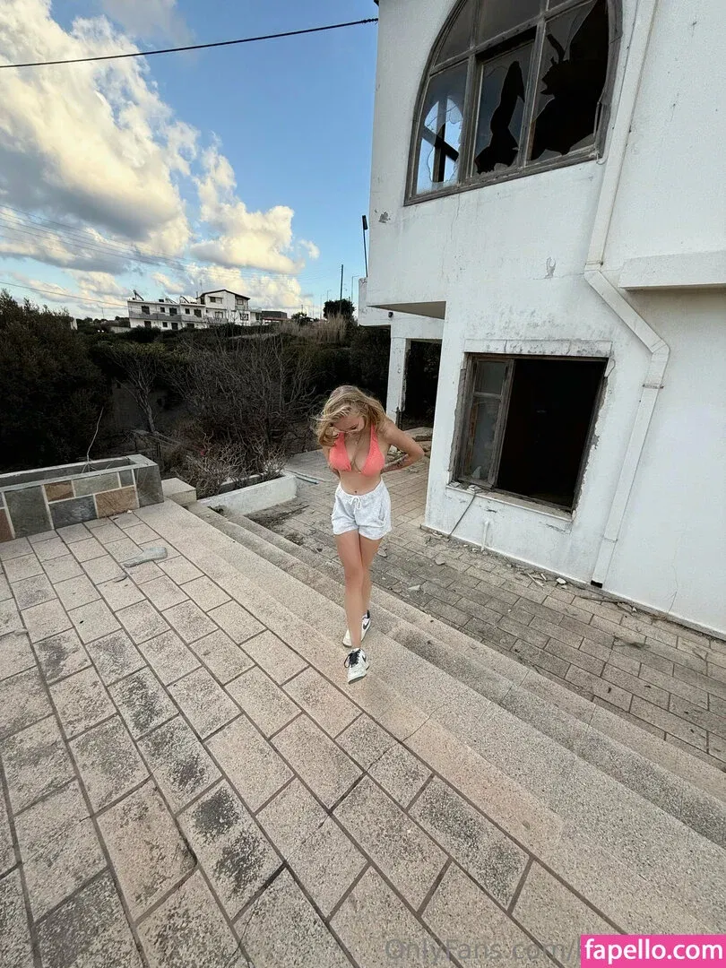 blonde_vivi Onlyfans Photo Gallery 