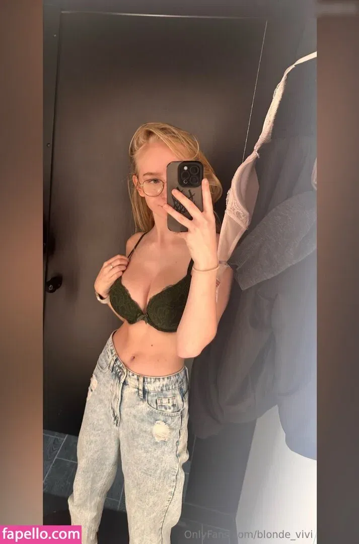 blonde_vivi Onlyfans Photo Gallery 