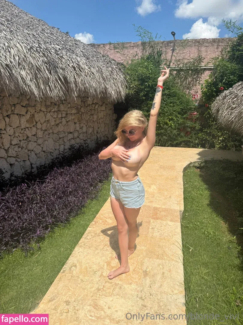 blonde_vivi Onlyfans Photo Gallery 