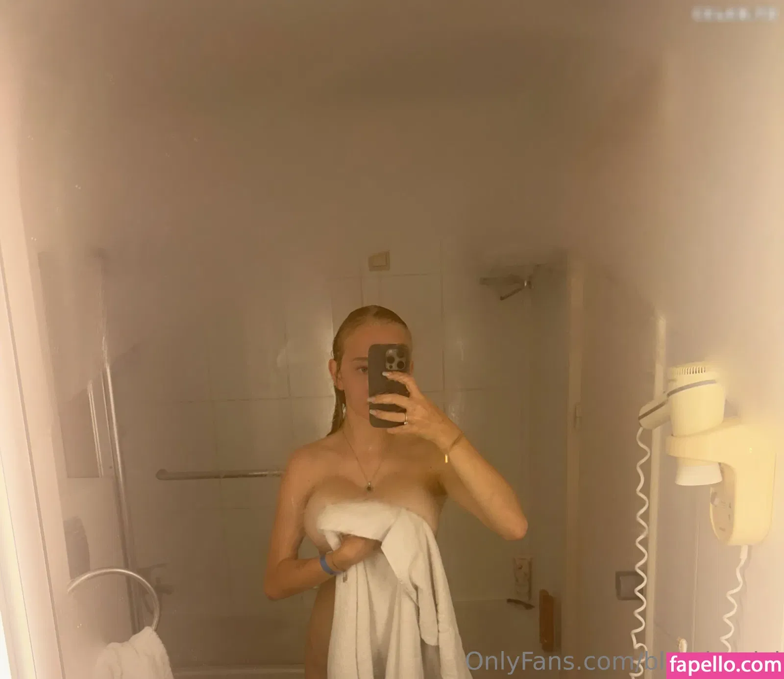 blonde_vivi Onlyfans Photo Gallery 