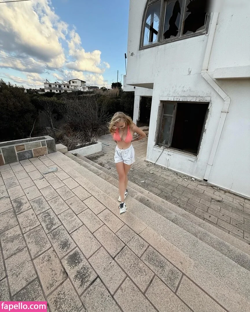 blonde_vivi Onlyfans Photo Gallery 