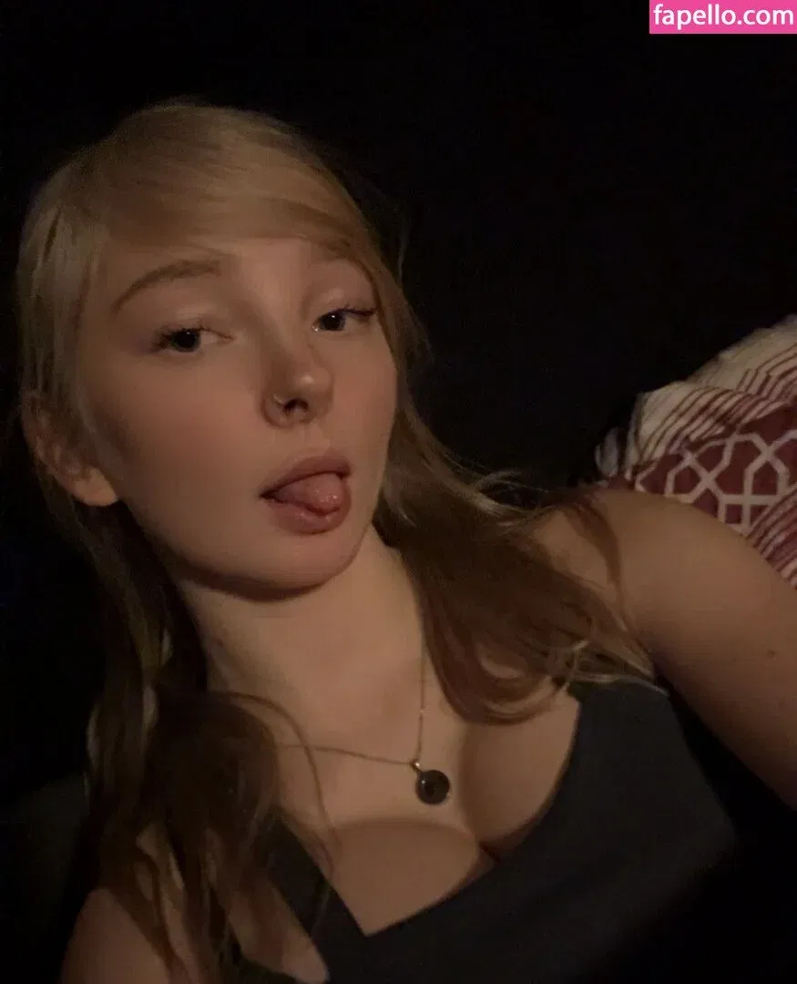 blonde_vivi Onlyfans Photo Gallery 