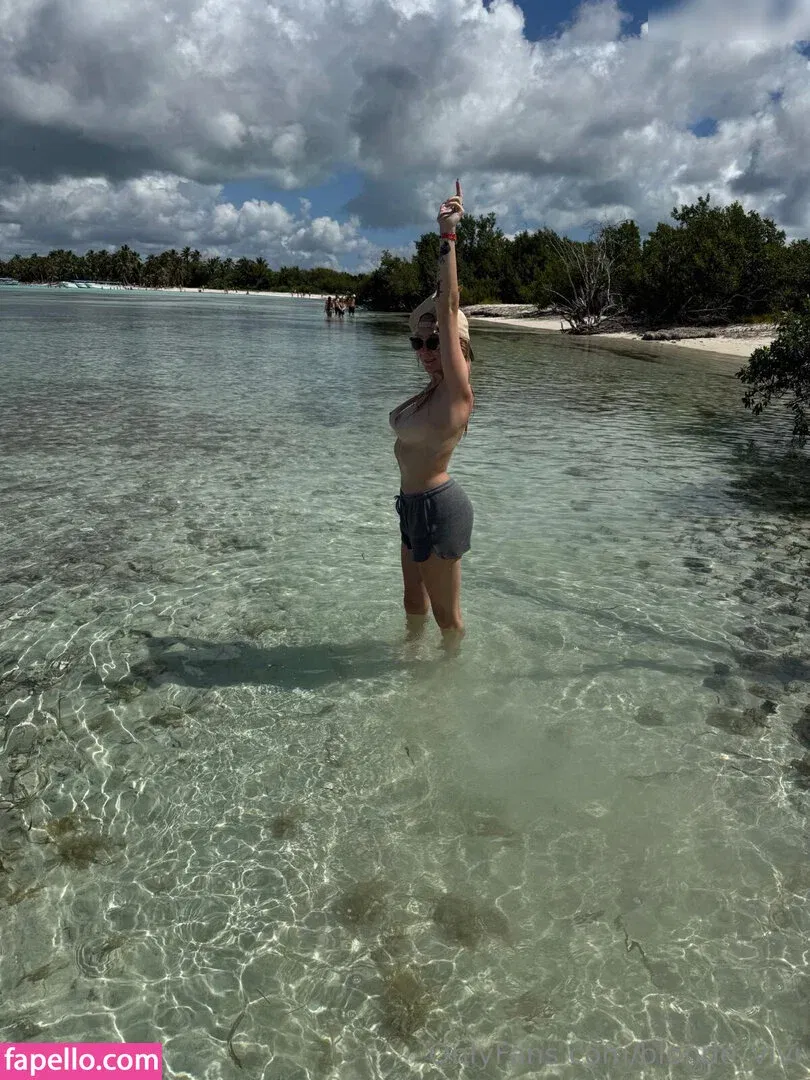 blonde_vivi Onlyfans Photo Gallery 